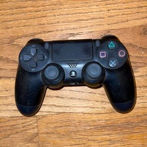 PS4 controller